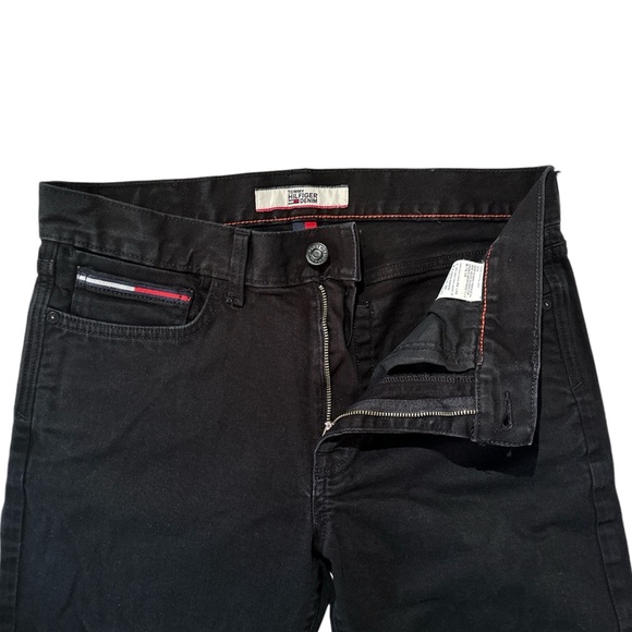 Tommy Hilfiger Men Athletic Tapered Jeans - Picture 5 of 7